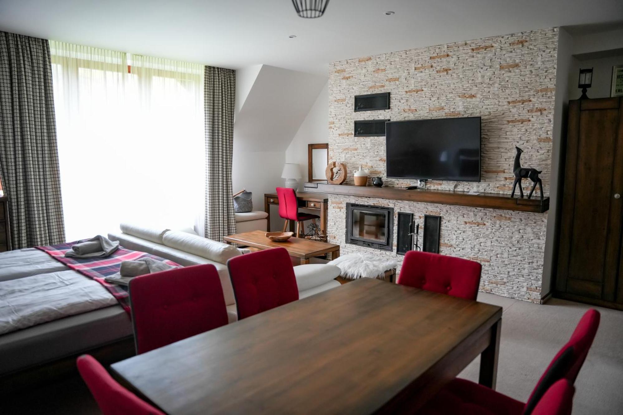 Family Apartment In タトランスカ・ ロムニツァ エクステリア 写真