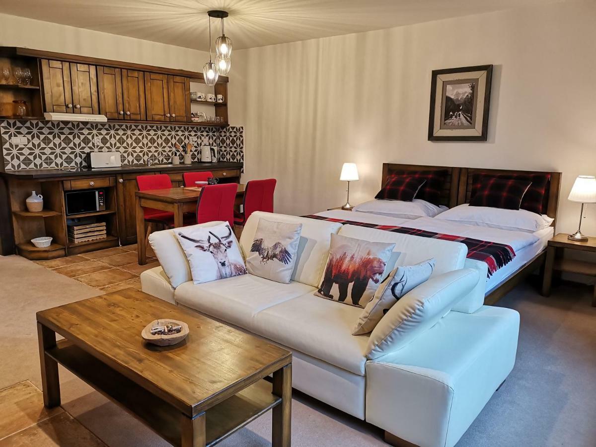 Family Apartment In タトランスカ・ ロムニツァ エクステリア 写真